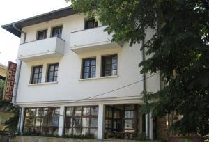 хотел Централ-Елена - Снимка b_201110261517146 