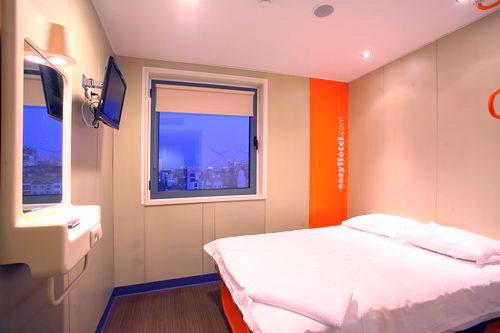 easyHotel Sofia – от 38 лв. за двойна стая с баня и климатик / LOW COST / ЕВТИН ХОТЕЛ в София - Снимка b_20111103120530318 