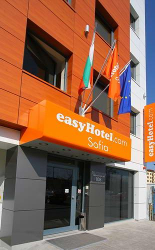 easyHotel Sofia – от 38 лв. за двойна стая с баня и климатик / LOW COST / ЕВТИН ХОТЕЛ в София - Снимка b_20111103121110318 