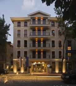 хотел Феймас Хаус - Снимка b_201112021214526 