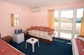 Хотел Камелия - Снимка b_201201311037596 