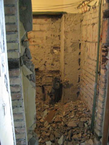 Почистване на мазета, тавани - Снимка b_201608262153241341 